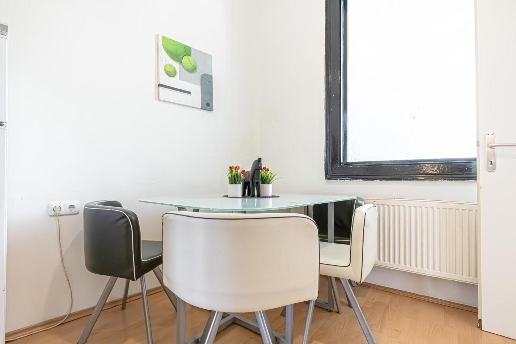 Sweet 3Br Shared Apt Near Wiener Stadthalle & Central Kültér fotó